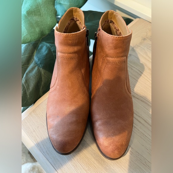 Lucky Brand Women's Basel Ankle Bootie in Toffee size 8.5 Like new! - Picture 3 of 8